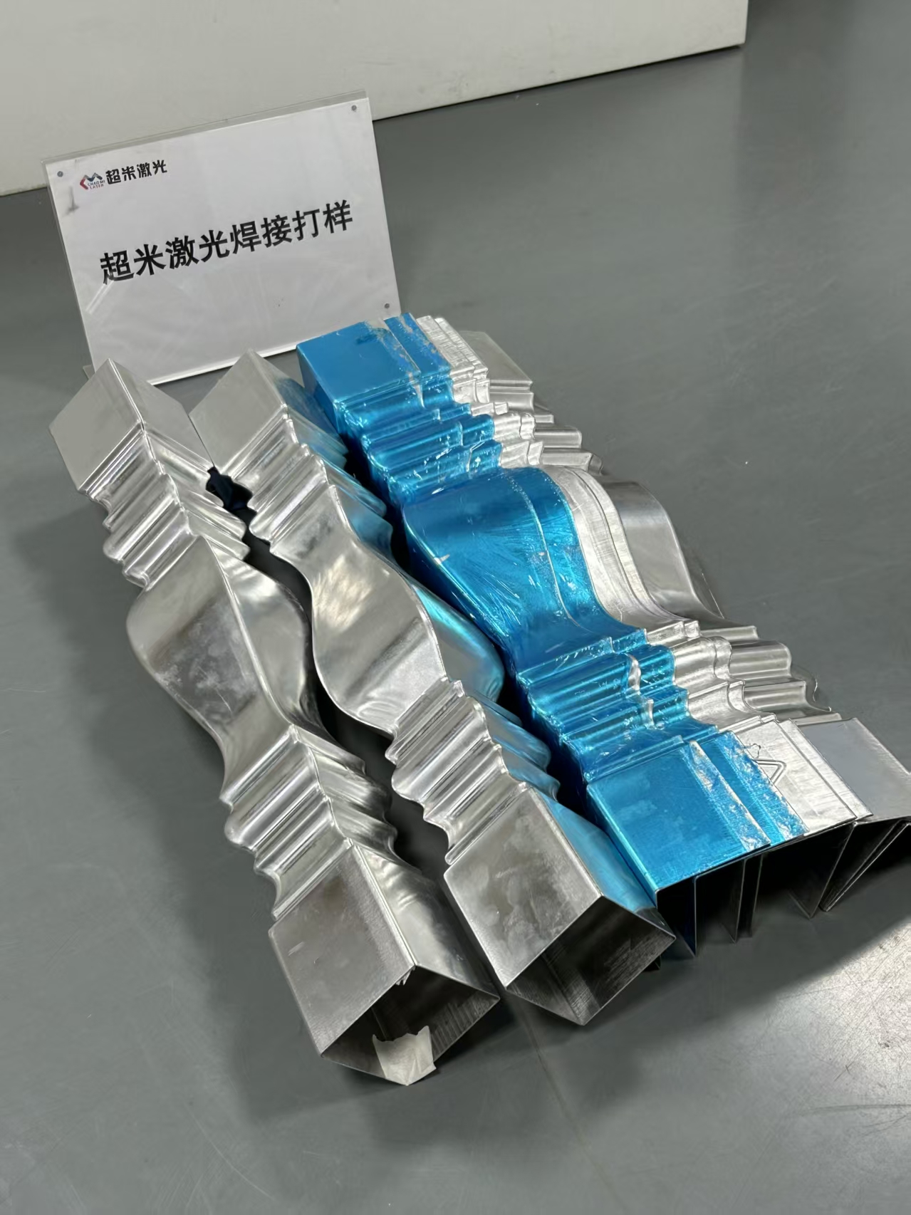 铝合金罗马柱激光焊接机样品图