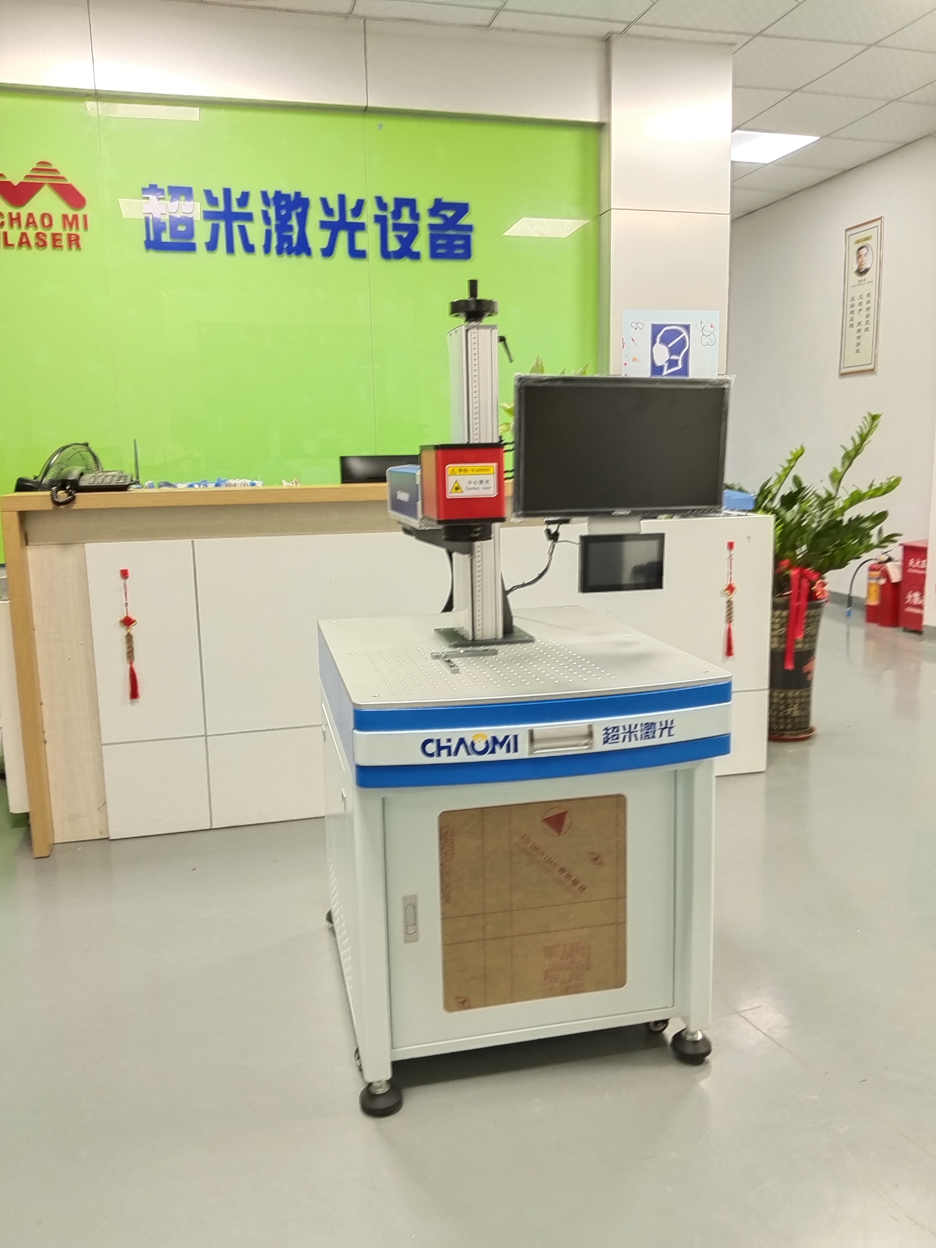 The laser welding machine for data cable iron shells can be equipped with single head, double head, or automation