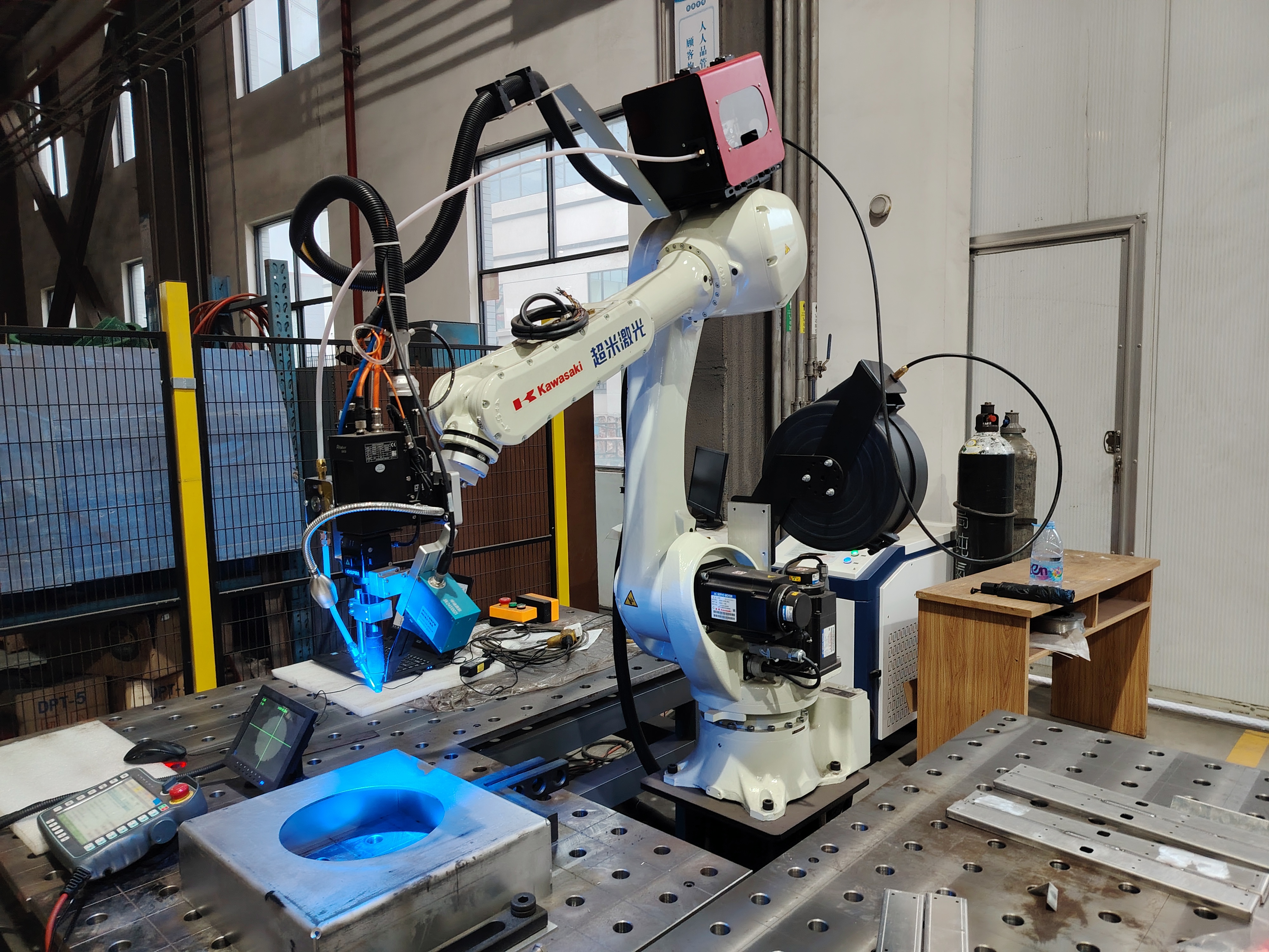 机器人激光焊接机+视觉焊缝追踪