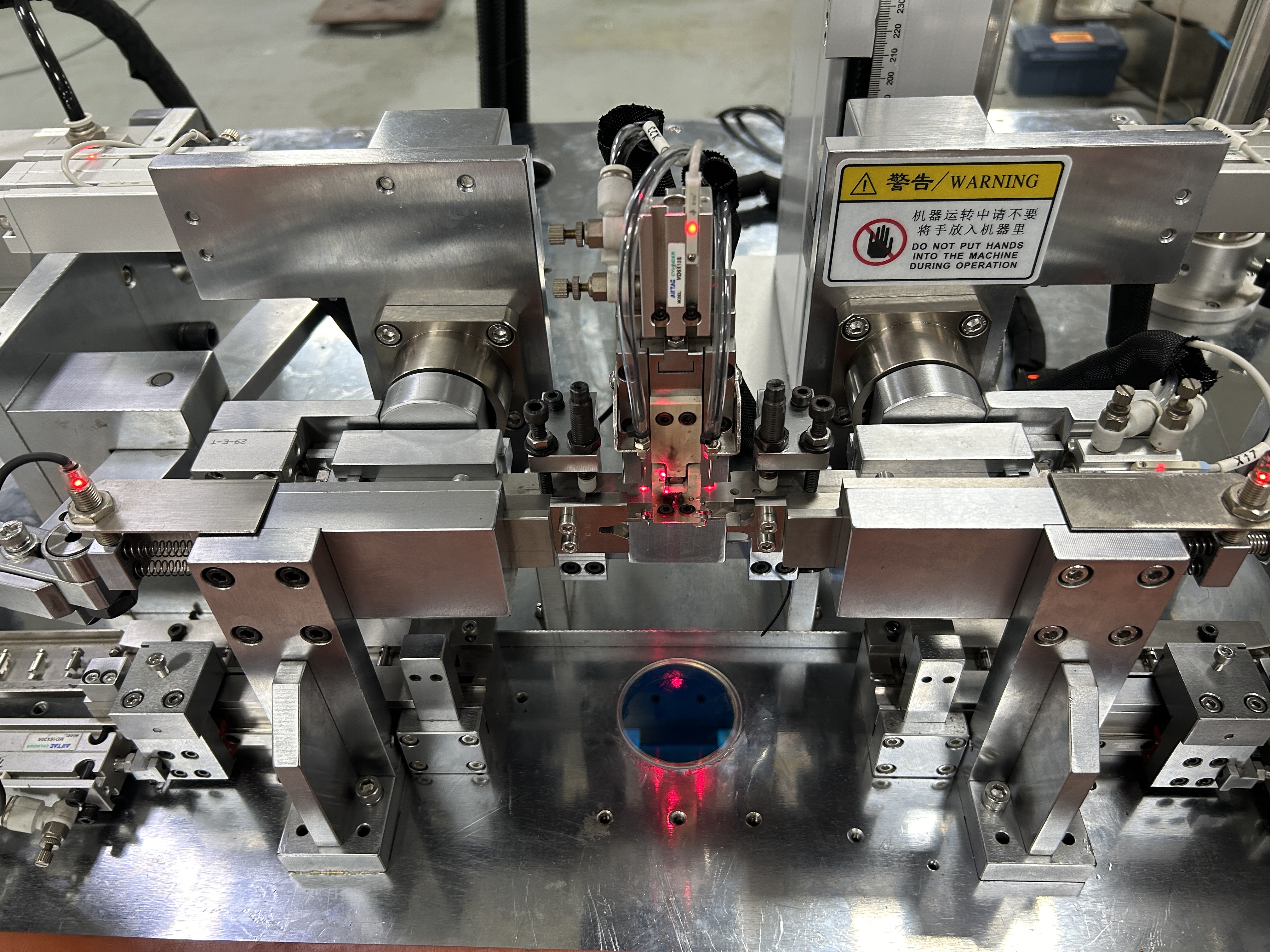 双头数据线专用激光焊接机5