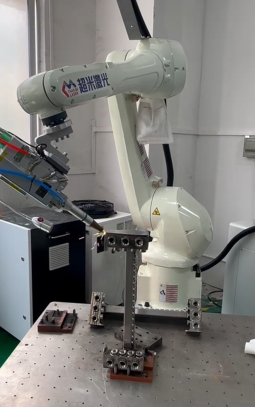 米激光机器人焊接分水器